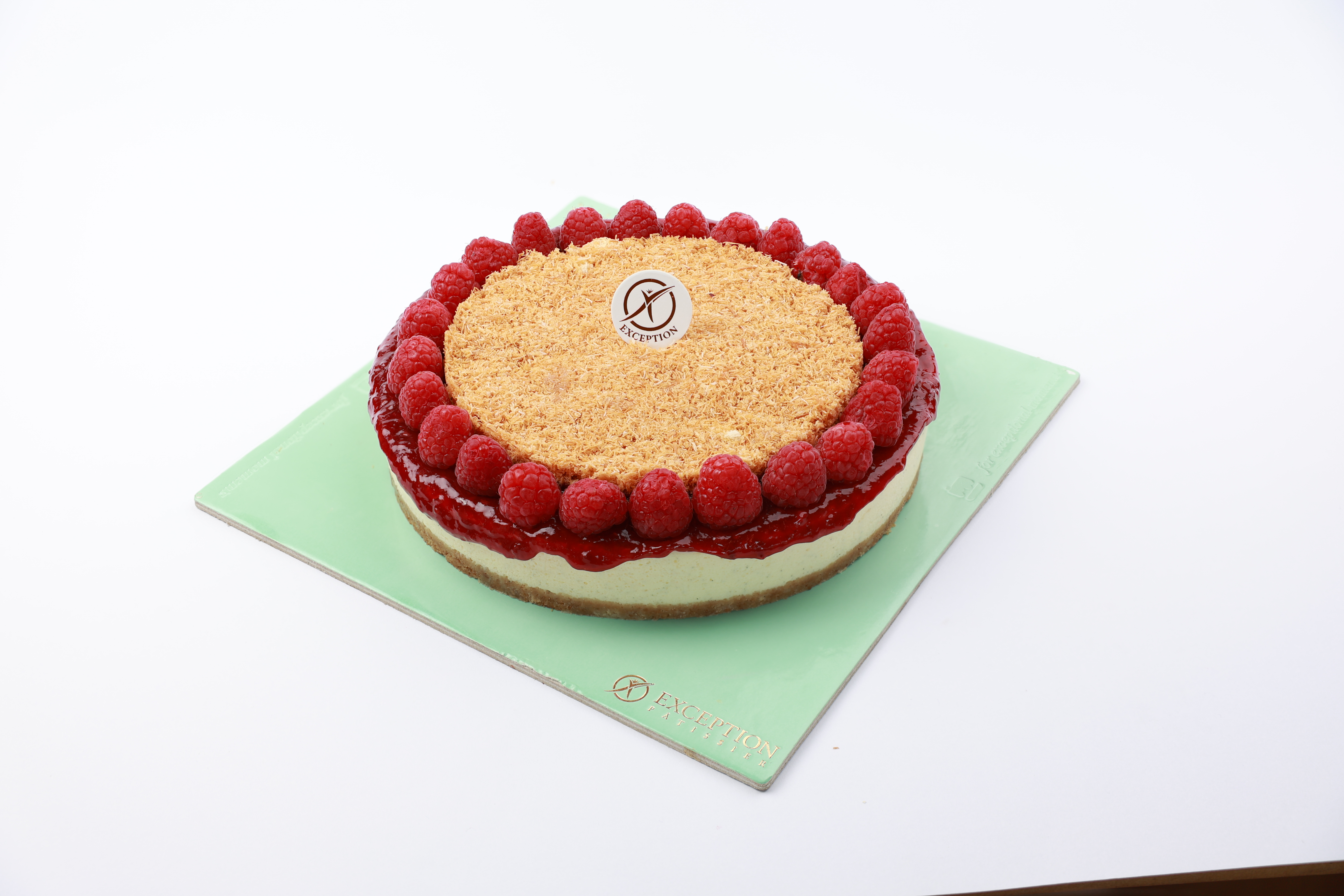 تشيز كيك مخبوز بالكنافة مع حشو التوت الاحمر